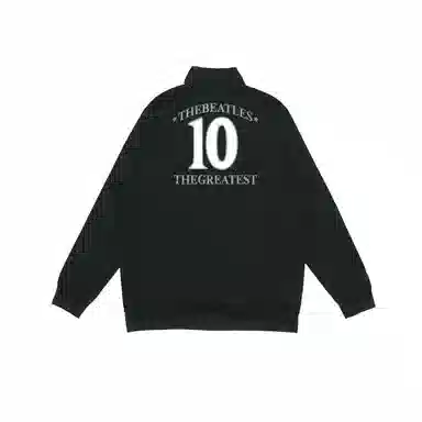 adidas ESSENTIALS SharkShock 10