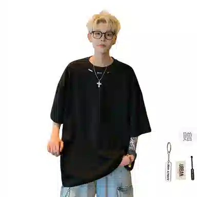 URBAN AUTHENTIC T