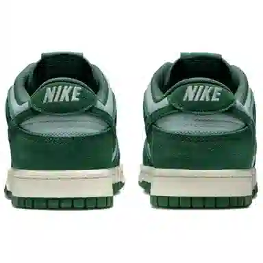 Nike Dunk Retro SE Green