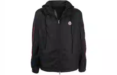 Moncler SS22 HattabLogo