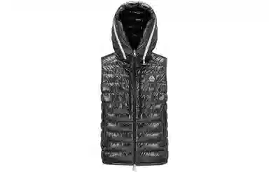 Moncler SS23 Logo