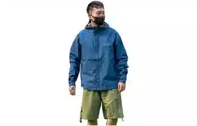 MOUNTAIN HARDWEAR Logo