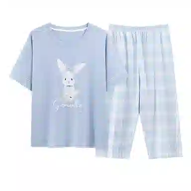 莫代尔 轻盈休闲时尚加大加宽简约小清新卡通亲肤舒适一体式带胸垫短袖七分裤睡衣套装 女款 天蓝色