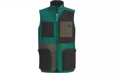 adidas CITY ESCAPE WOVEN VEST logo