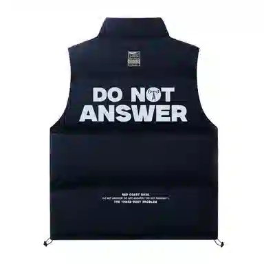 三体 不要回答系列 美式复古简约纯色基础款字母印花立领宽松休闲厚款保暖百搭舒适户外城市风马甲 男女同款