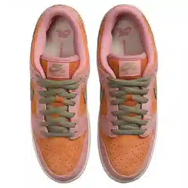 Nike Dunk SB Low Pro Red Stardust