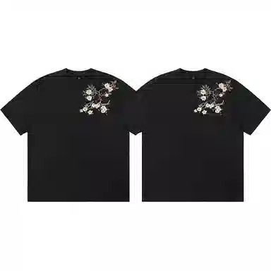 UNthemed T
