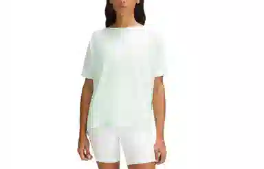 lululemon Back in Action Nulu T