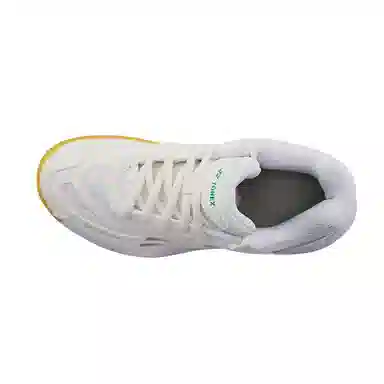 YONEX