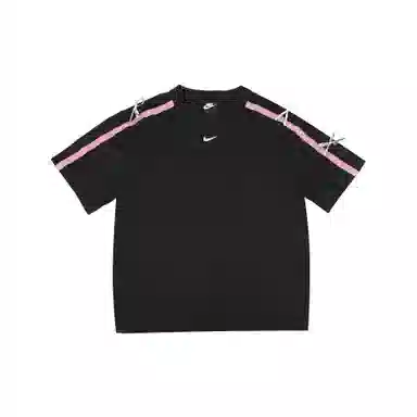 Nike Sportswear Essentials logo T