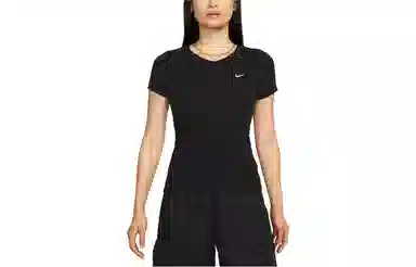 Nike Sportswear Essentials T