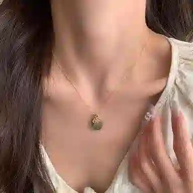 【平安顺遂|高品质平安扣】 七度银饰 圆满 新中式如意锁四叶草 圆满和谐福气满满简约锁骨链礼盒款#好运 岫玉（蛇纹石玉） 项链 女款