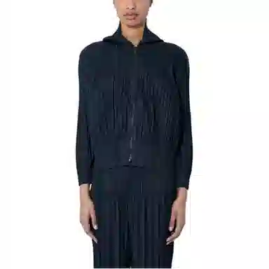 PLEATS PLEASE ISSEY MIYAKE
