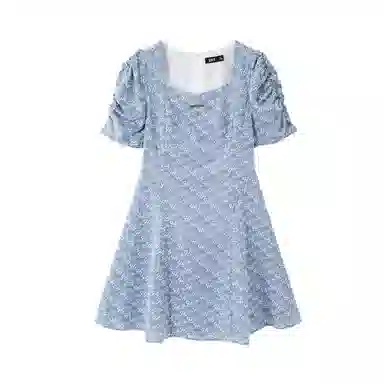 森马 设计感绣花方领短袖连衣裙