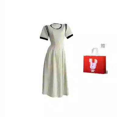 COMMA GIRL