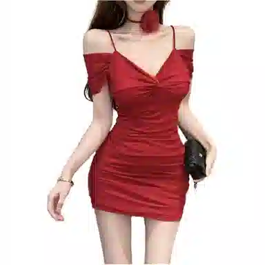 缪斯的诱惑 辣妹纯欲风性感露锁骨扭结设计包臀洋气短裙褶皱裙吊带连衣裙 女款