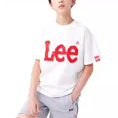 Lee T