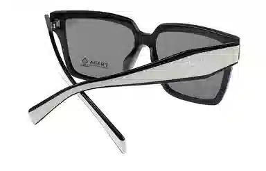 PRADA Logo