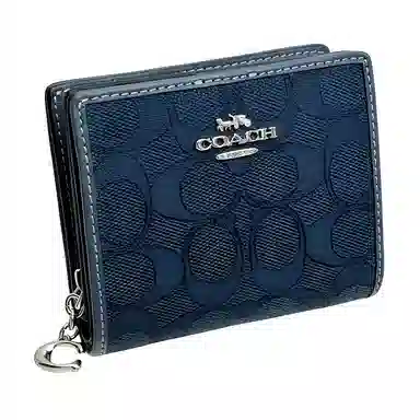 COACH Snap Wallet 11 Logo