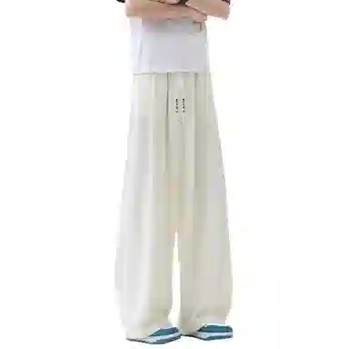 maxim's de paris vibe