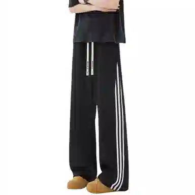 maxim's de paris vibe