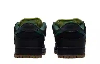 Nike Dunk SB "Black Magic"