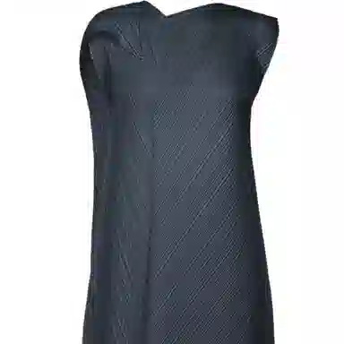PLEATS PLEASE ISSEY MIYAKE