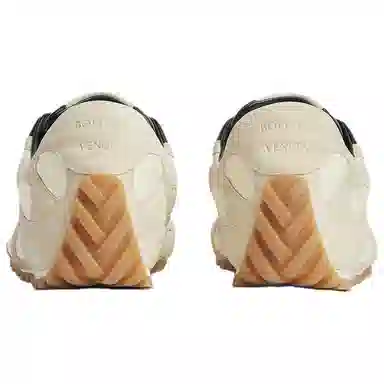 Bottega Veneta Orbit Flash Beige