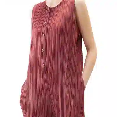 PLEATS PLEASE ISSEY MIYAKE