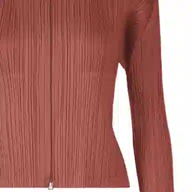 PLEATS PLEASE ISSEY MIYAKE