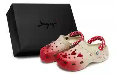 Crocs Classic Platform Clog 811