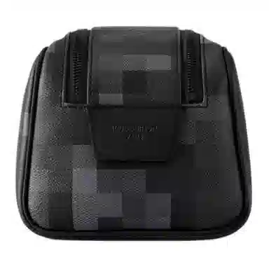 LOUIS VUITTON Dopp Kit