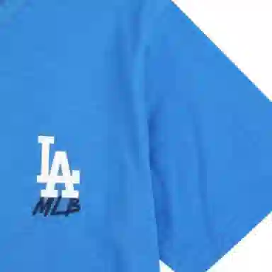MLB T