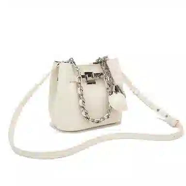 BUHOWE Matte Chain Bucket Bag