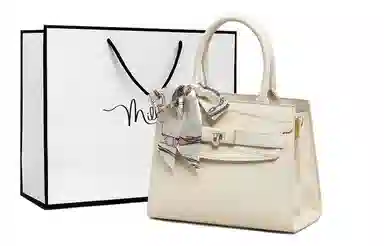 Millie's Kelly Bag Off-White