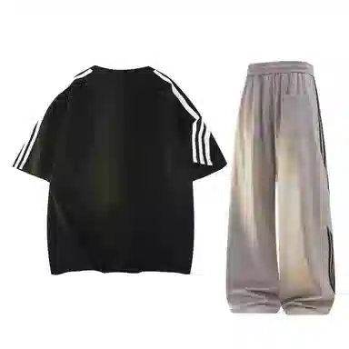 maxim's de paris logoT