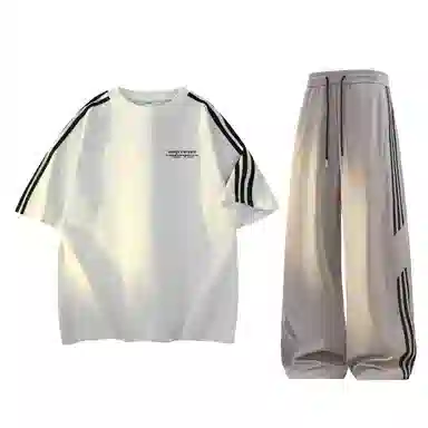 maxim's de paris logoT