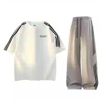 maxim's de paris logoT