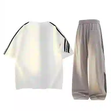 maxim's de paris logoT