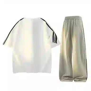 maxim's de paris logoT