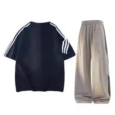 maxim's de paris logoT