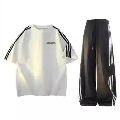 maxim's de paris logoT