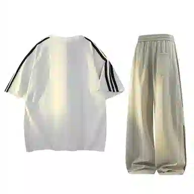 maxim's de paris logoT