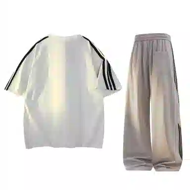 maxim's de paris logoT