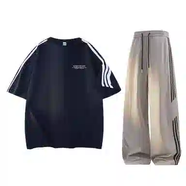 maxim's de paris logoT