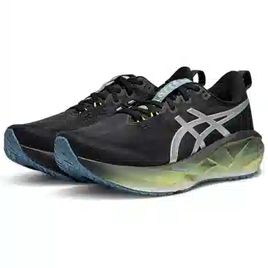 Asics NOVABLAST 5 LUXE