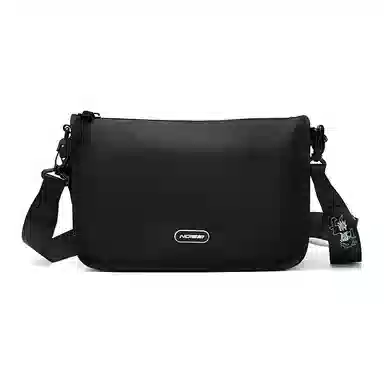 乔丹 校园大容量 涤纶 单肩斜挎包 男女同款情侣款 黑色