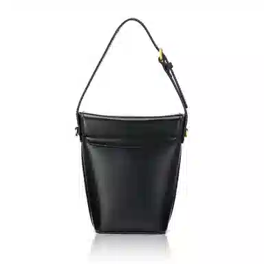 ROBERTA DI CAMERINO R