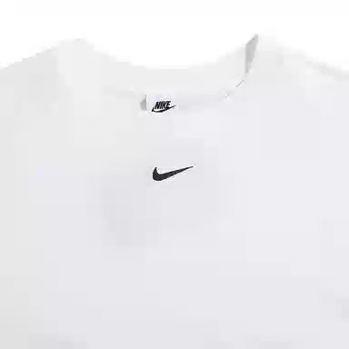 Nike Sportswear Essential Logo