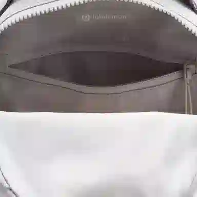 lululemon 7L Pack and Go Logo